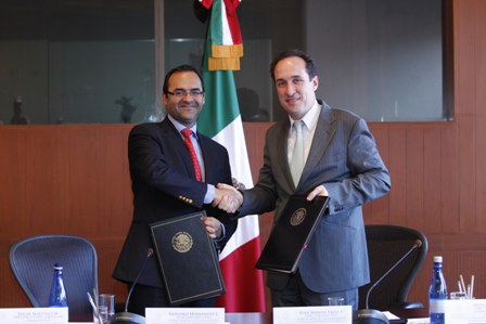 Firman convenio AMEXCID y CONEVAL para impulsar la cooperación internacional