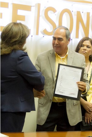 Se registra Carlos Navarro López como candidato del PRD al gobierno de Sonora