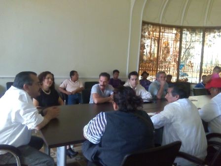 Atiende Gobierno de Oaxaca a autoridad municipal de Tlalixtac y al FALP, tras movilizaciones