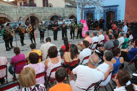 Inician con serenata de estudiantinas los festejos por el 483 aniversario de la ciudad de Oaxaca