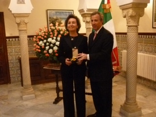 Entregó canciller Meade Kuribreña la Orden Mexicana del Águila Azteca a Khadija Krifa