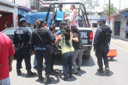 Presentan ante Juzgado Calificador a trabajadoras sexuales que carecen de carnet, en Oaxaca