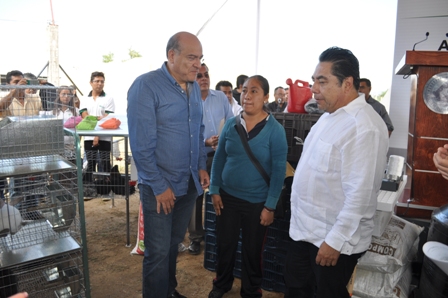 Entregan beneficios del programa de Agricultura Familiar, Periurbana y de Traspatio en Oaxaca