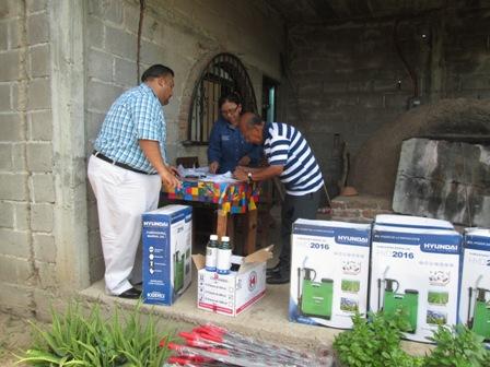 Entregan Ayuntamiento de Juchitán, Oaxaca, y Sagarpa agro incentivos a productores