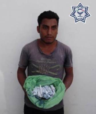 Detiene Policía Estatal a tres personas por delitos contra la salud y portación de arma de fuego