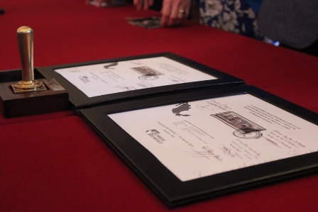 Cancelan sello postal por 5º aniversario de Yagul y Mitla como Patrimonio Cultural