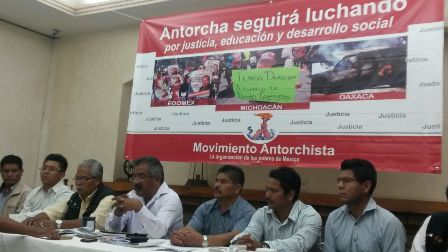 Retira Antorcha Campesina plantón en la Segob ante amenaza de desalojo
