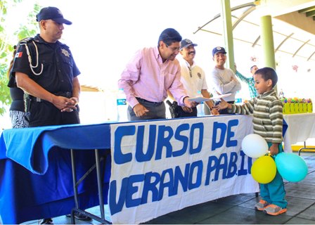Clausuran Curso de Verano para hijos de policías auxiliares en Oaxaca