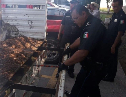 Aseguran policías federales en Nuevo León más de 20 kilos de cocaína ocultos en una camioneta