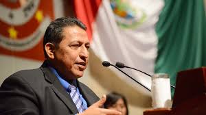 Félix Serrano en la bancada legislativa del PRD pero es de Morena
