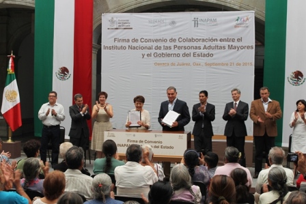 Firma Inapam convenio con el Gobierno de Oaxaca; Más de 40 mil adultos mayores serán beneficiados