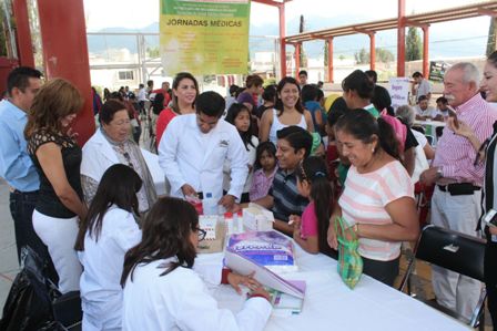 Con Jornadas Médicas, apoya Municipio de Oaxaca salud y economía de habitantes de la Agencia de Dolores