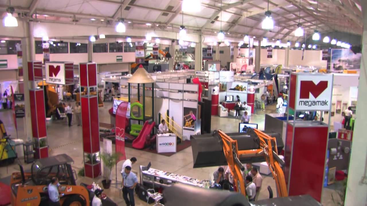 José Zorrilla desaparece Centro de Convenciones Monte Albán, como mago