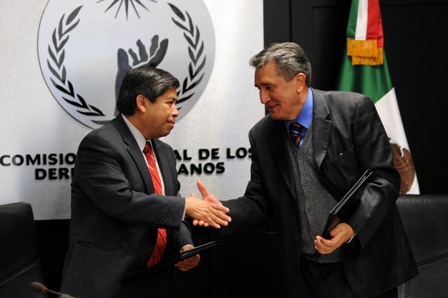 Firman CNDH y Colef convenio de colaboración para atender el fenómeno migratorio