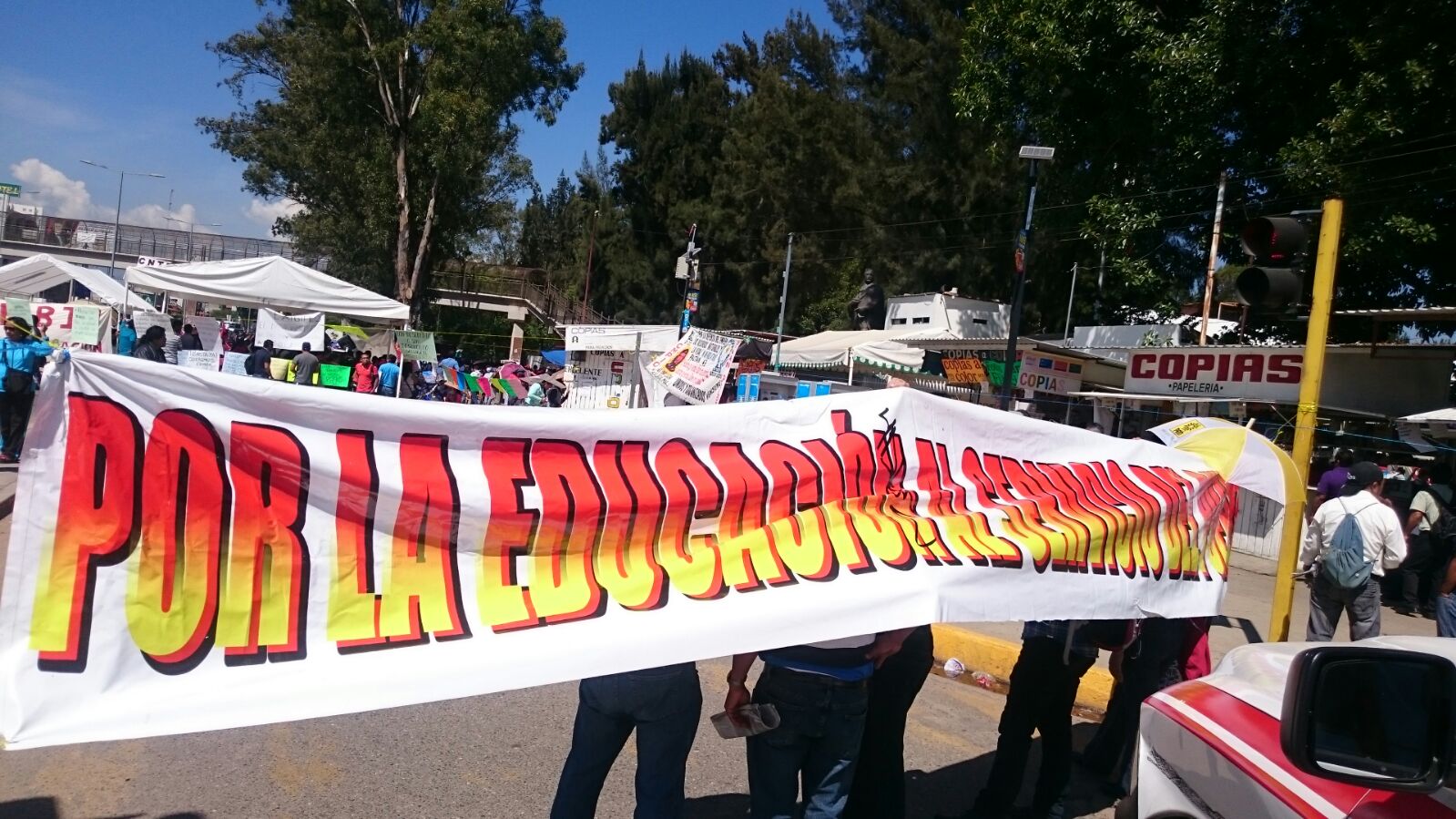 Acciones radicales de la Sección 22 la arroja al despeñadero