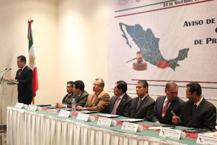 Inicia PGR aplicación del Código Nacional de Procedimientos Penales en siete estados del país