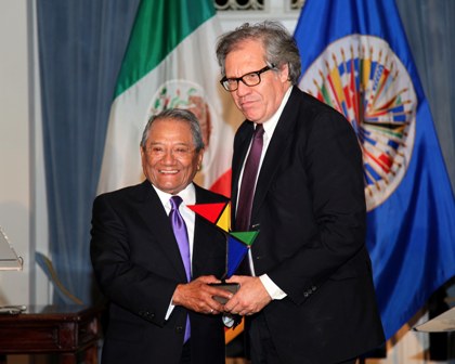 Reconoce la OEA al cantautor Armando Manzanero con el premio Patrimonio Cultural de las Américas