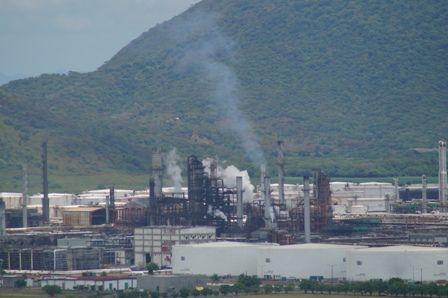Deja ocho trabajadores lesionados incendio en la planta de alquilación de la refinería de Salina Cruz