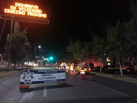 Arrestan a 16 infractores durante Operativo Alcoholímetro en Oaxaca