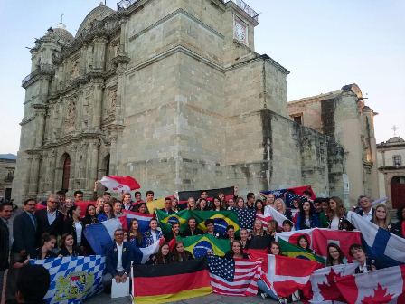 Disfrutan jóvenes de 17 países de la riqueza de la ciudad de Oaxaca de Juárez