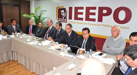 Consolidar Reforma Educativa en Oaxaca, prioridad en 2016: Gabino Cué