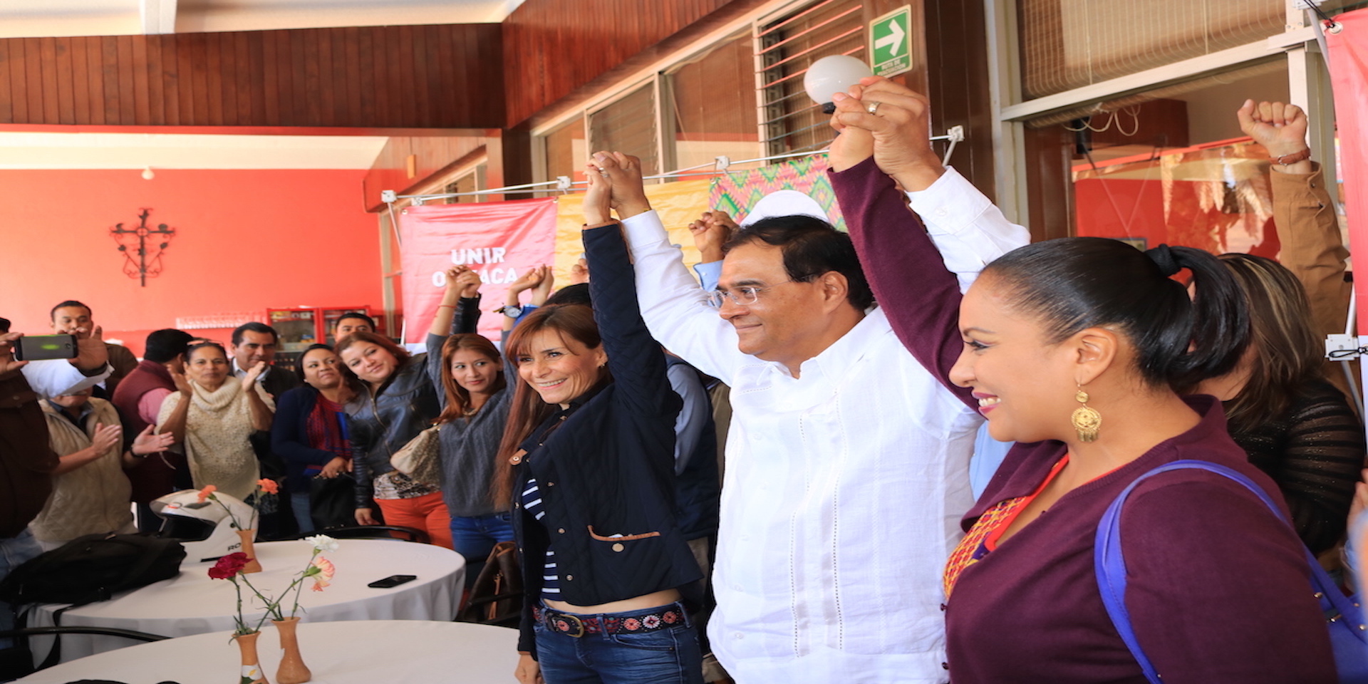 Se fue Benjamín Robles del PRD, se diputan sus despojos PRI y Pmorena