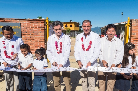 Federación y Gobierno Estatal destinan 20 MDP para fortalecer enseñanza educativa en Oaxaca: Gabino Cué