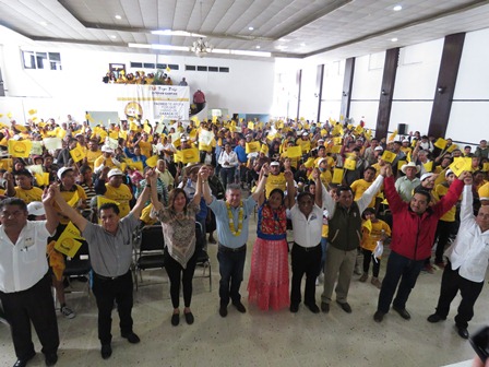 Transportistas se suman a Pepe Toño, para hacerlo candidato del PRD a la gubernatura