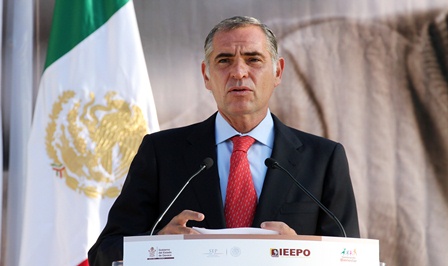 El gobierno a la deriva, renuncian para seguir enchufados a la ubre