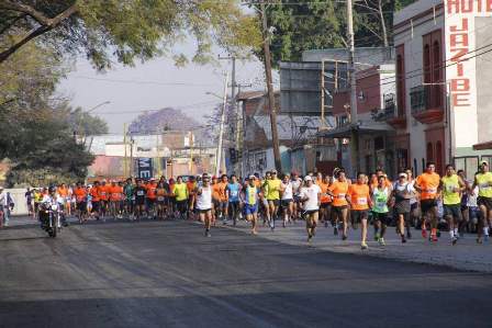 Responden corredores de Oaxaca a la convocatoria del reto 21k Nápoles 2016