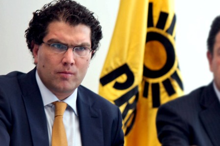 Pide senador del GPPRD comparecencia de titular del SAT por Panamá Papers