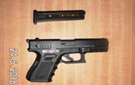 Con armas de fuego detiene policía de Oaxaca a cuatro personas en la Costa y el Istmo