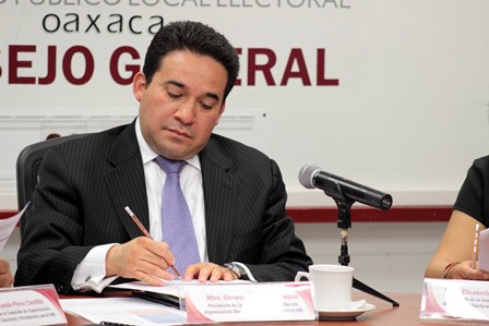 Capacitan a Consejos Distritales y Municipales de Oaxaca; participaron funcionarios electorales