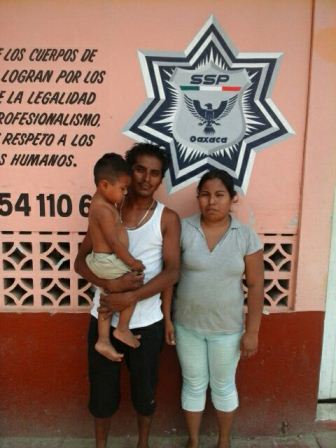 Padres recuperan a niño de dos años extraviado en Puerto Escondido, Oaxaca