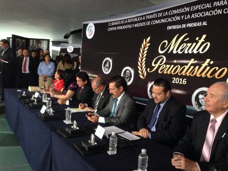 Condenan senadores y comunicadores asesinatos de periodistas