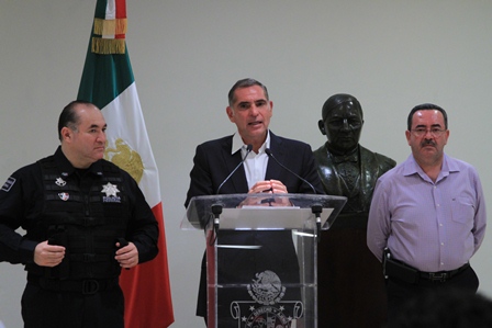 Gabino Cué en la pendiente de la ingobernabilidad