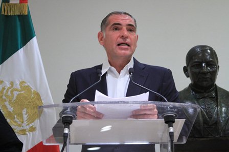 Gabino Cué, el boquete de Oaxaca