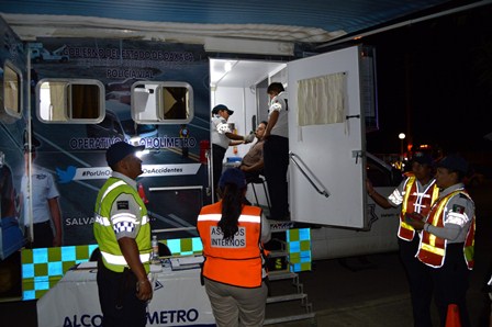 Aplican 17 pruebas de alcoholemia