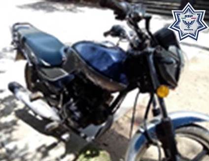 Recuperan motocicleta y taxi reportados como robados en Tuxtepec y Huayapan, Oaxaca