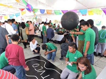 Presentan estudiantes de la UTVCO más de 60 proyectos innovadores