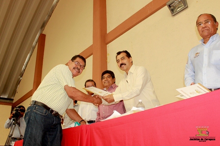 Reciben colonos certificados de posesión en Juchitán, Oaxaca