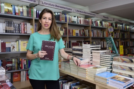 Poesía contemporánea, preocupaciones eternas: el poemario “Ser Azar”, de Julia Santibáñez llega a la FUL