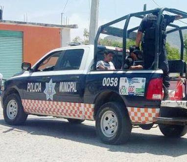 Frustran policías municipales suicidio de una persona en Huajuapan de León