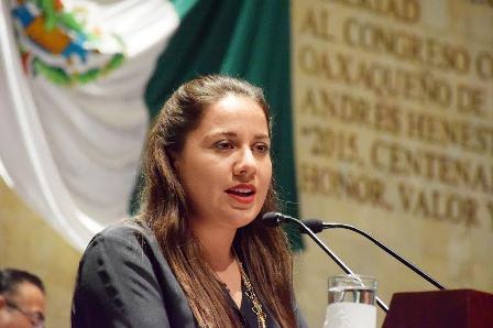 Propicia Gabino Cué, descomposición legislativa del PAN