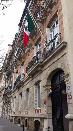 Se presentó ciudadano mexicano, José Luis Zamora Valdés, en el Consulado en París