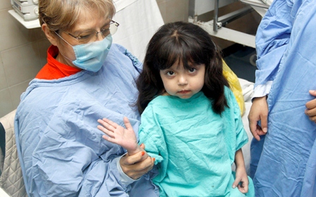 Médicos del IMSS salvan vida a niña de 5 años con innovadora técnica en trasplante de hígado