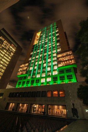 La Cancillería se ilumina de verde; celebra entrada en vigor del Acuerdo de París sobre Cambio Climático