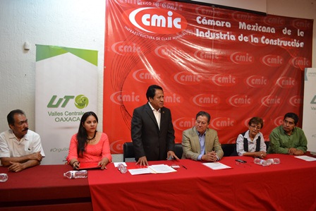 Coadyuvarán la UTVCO y la CMIC a favor del desarrollo sustentable de Oaxaca