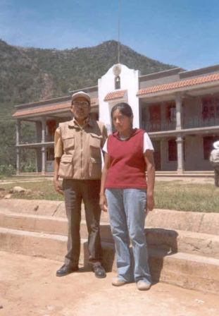 Cronista y bibliotecaria interpretan códice de Santiago Apoala