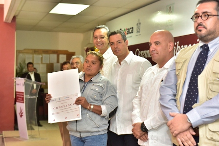 Reciben hombres y mujeres presos de escasos recursos constancia de liberación: SSPO